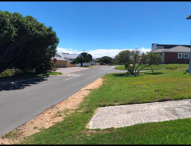 LAND FOR SALE IN PERLEMOENBAAI